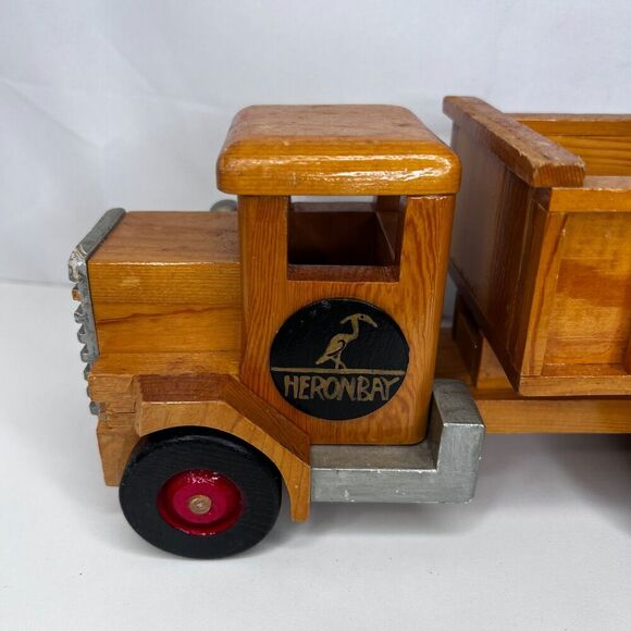 Wooden Dump Truck "Heron Bay" Logo w/ Heron Pic -  Rolls and Bed Lifts - Picture 4 of 14